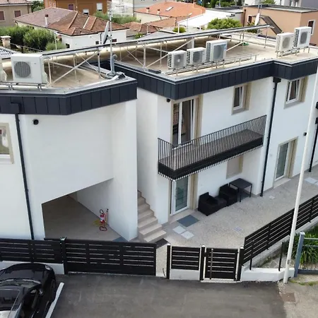 Maison Du Lejlighed *