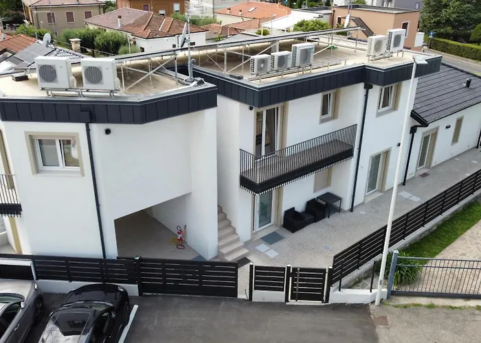 Maison Du Apartment *